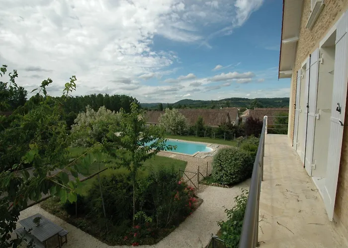 La Tulipe Perigourdine Le Buisson de Cadouin